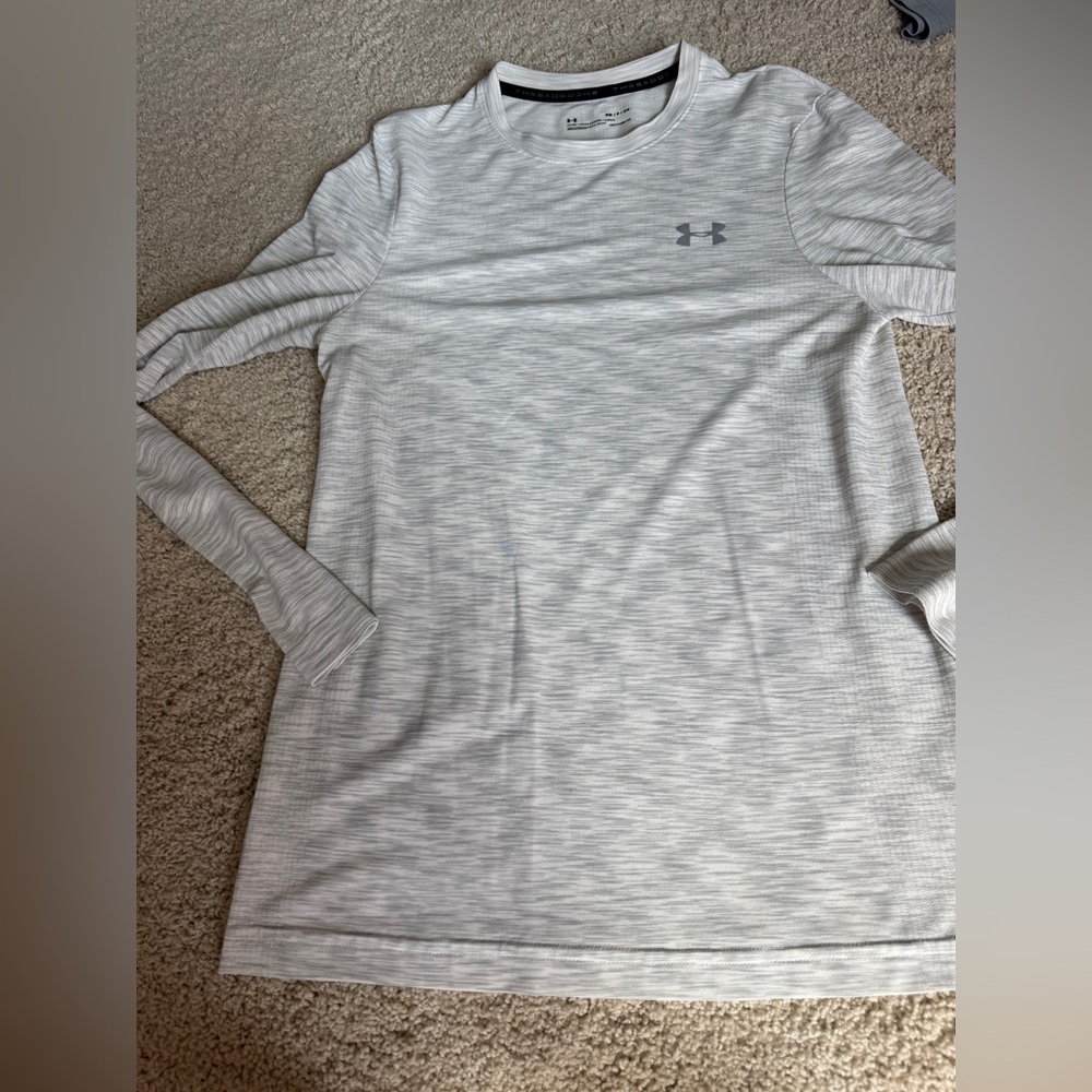 Under Armour Men's Gray Long Sleeve Shirt small